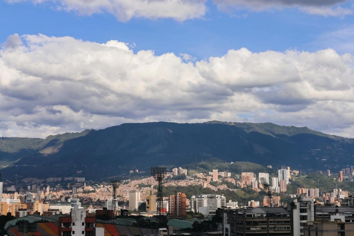 Rosa Negra Haven Cozy Stadio Aparta-Suite Medellin Bagian luar foto